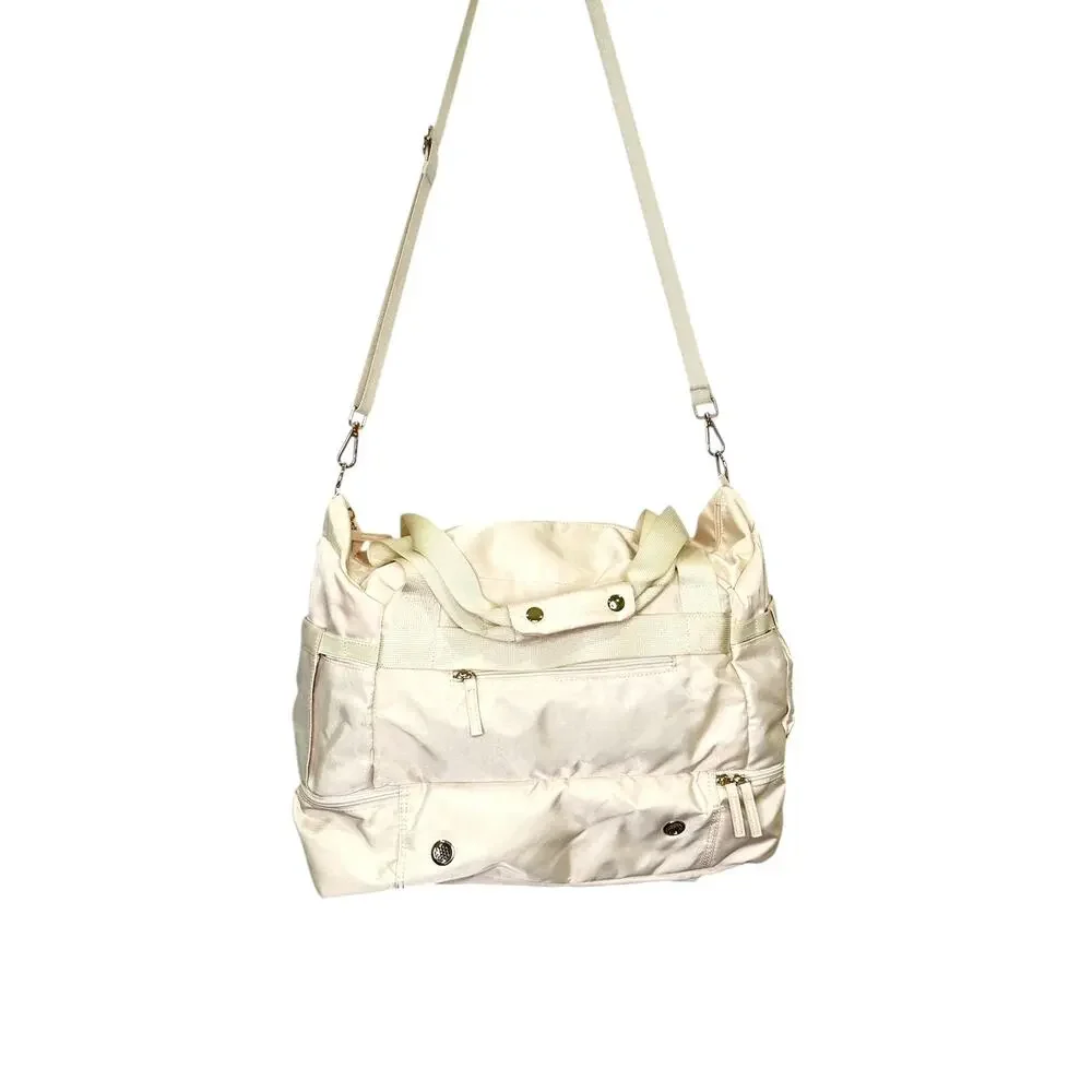 EKTRONIK Cream Carry On Travel Bag  Duffel Bag Shoe Compartment Luggage Sleeve
